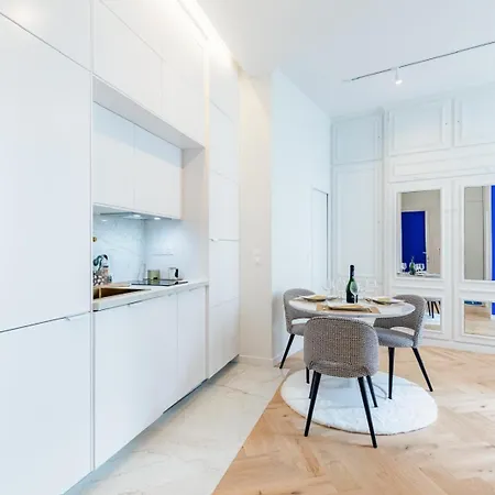 Charmant 2 Pieces Spacieux - Proche Champs Elysees - H285 Apartment *