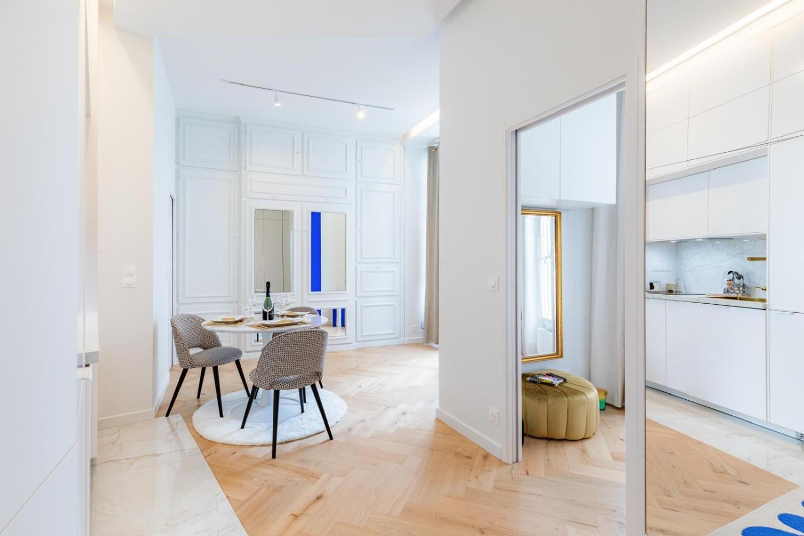 Charmant 2 Pieces Spacieux - Proche Champs Elysees - H285